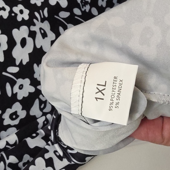 Lightweight Top - Picture 3 of 4